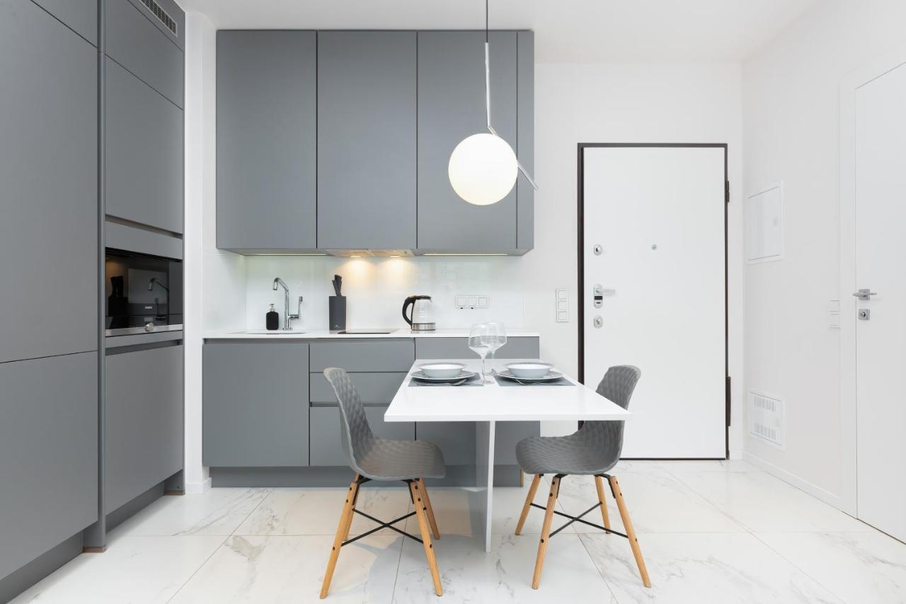 Mennica Residence - City Center Apartments By Noclegi Renters Warsawa Bagian luar foto