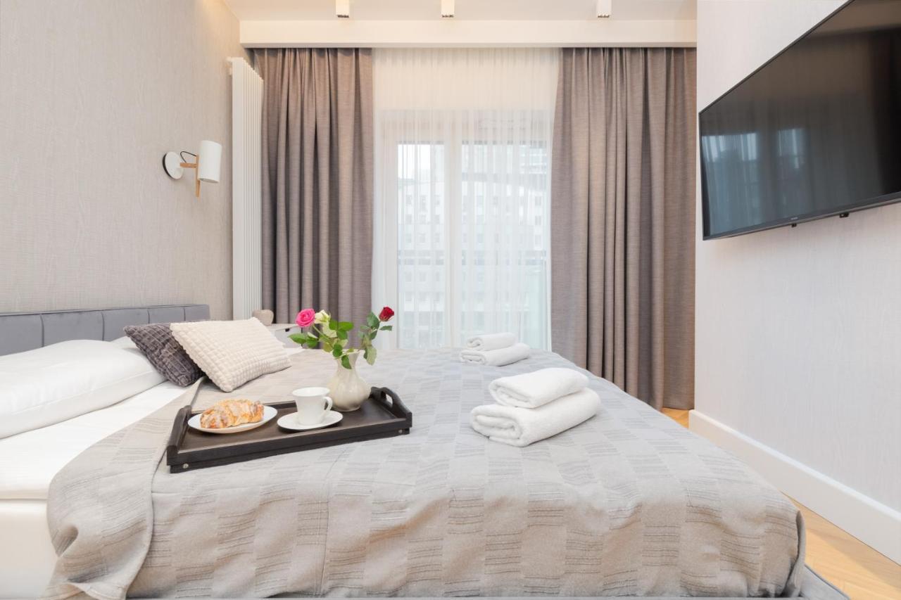 Mennica Residence - City Center Apartments By Noclegi Renters Warsawa Bagian luar foto