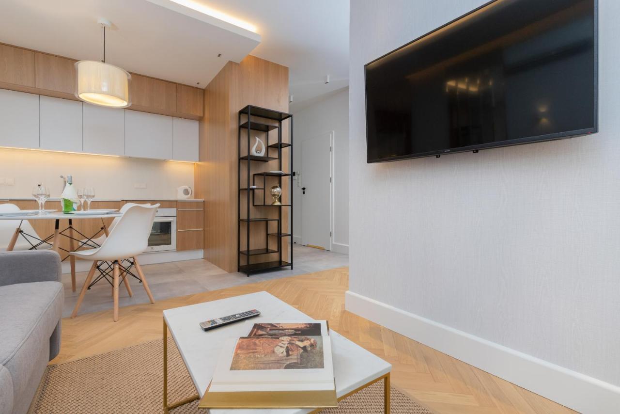 Mennica Residence - City Center Apartments By Noclegi Renters Warsawa Bagian luar foto