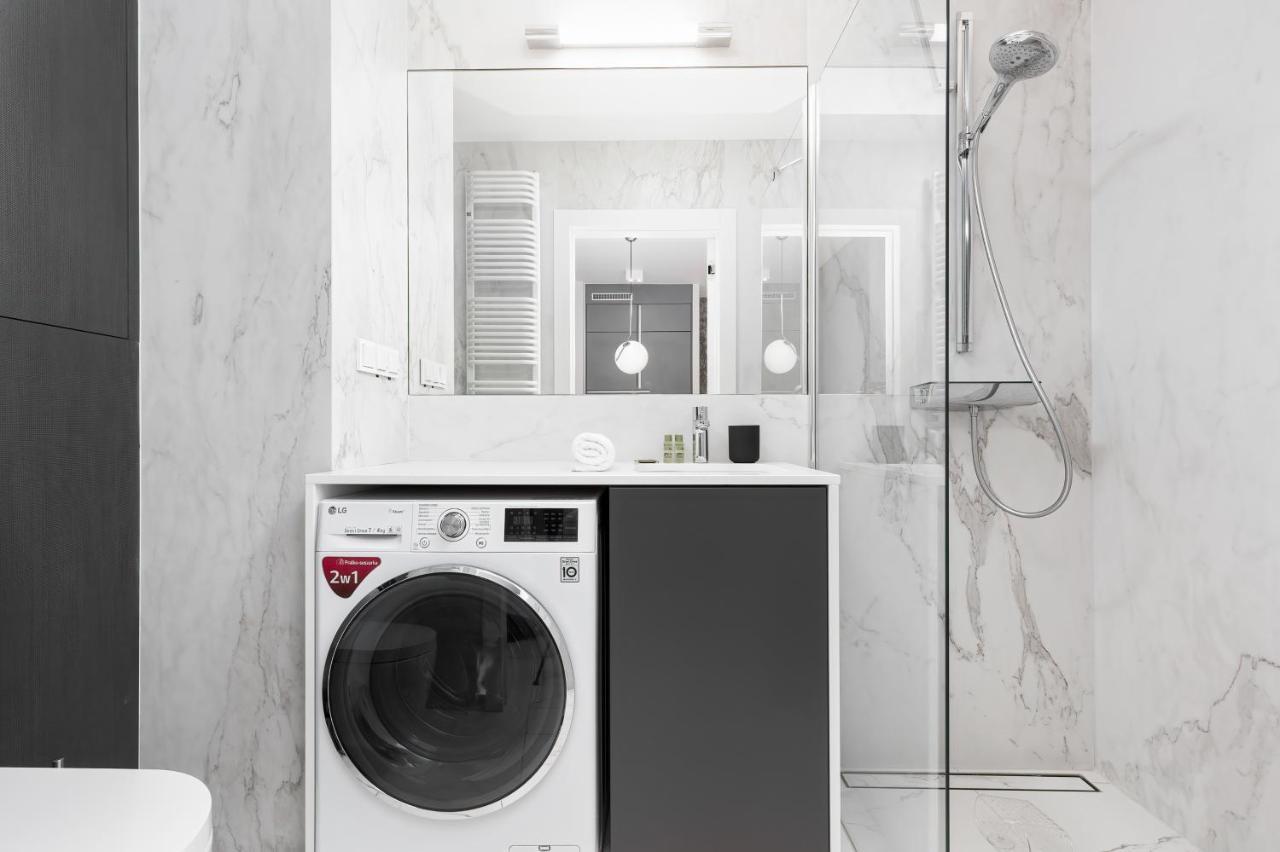 Mennica Residence - City Center Apartments By Noclegi Renters Warsawa Bagian luar foto
