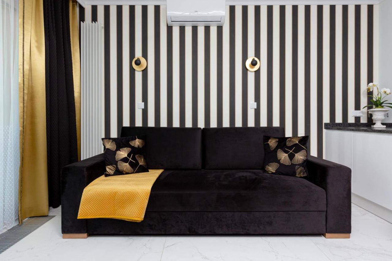 Mennica Residence - City Center Apartments By Noclegi Renters Warsawa Bagian luar foto