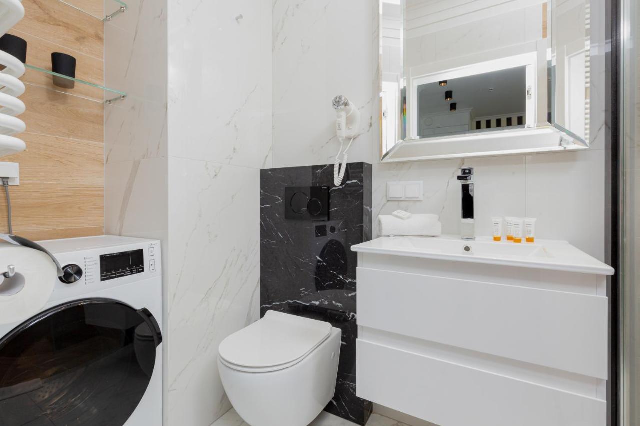 Mennica Residence - City Center Apartments By Noclegi Renters Warsawa Bagian luar foto
