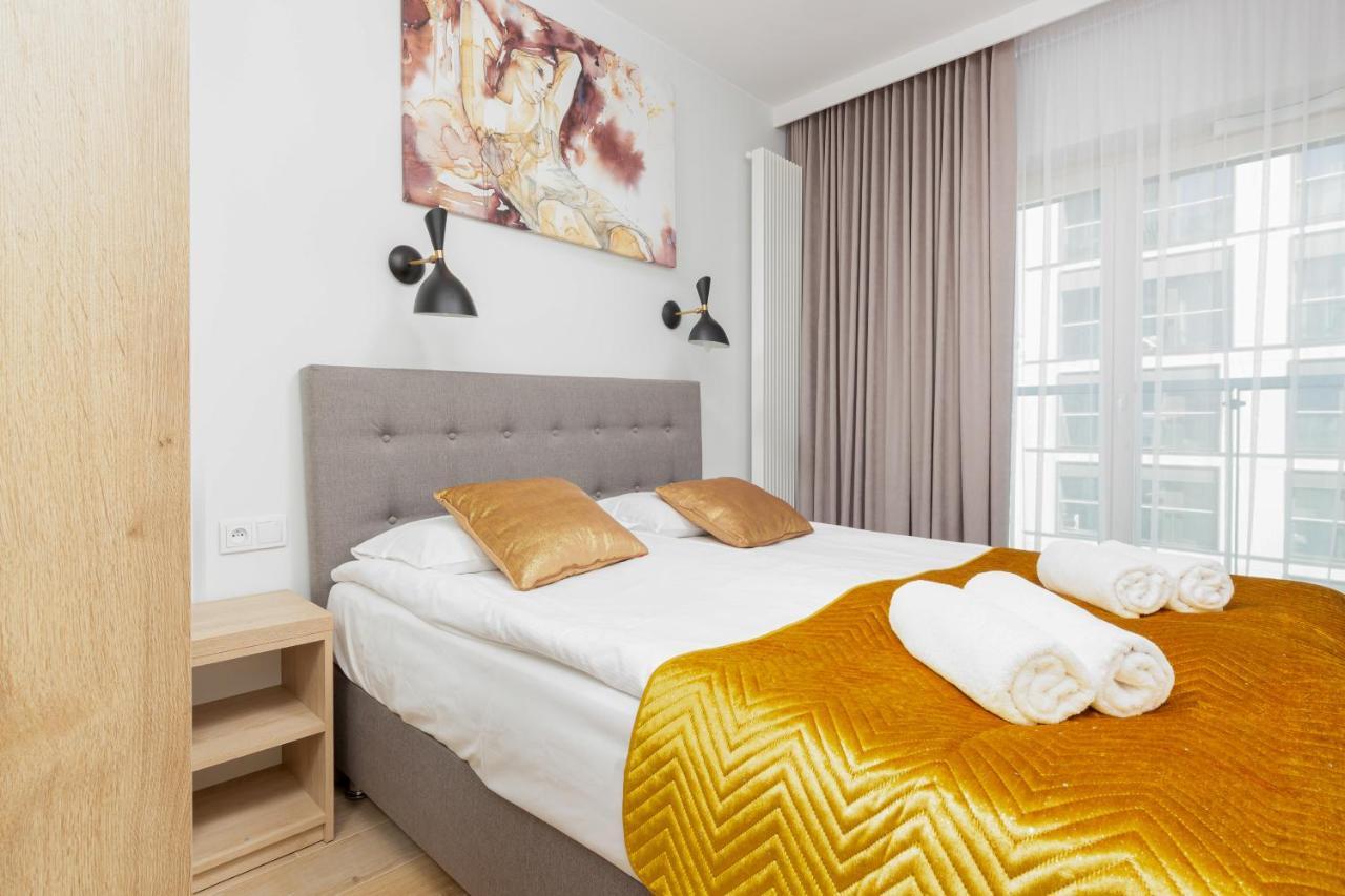 Mennica Residence - City Center Apartments By Noclegi Renters Warsawa Bagian luar foto